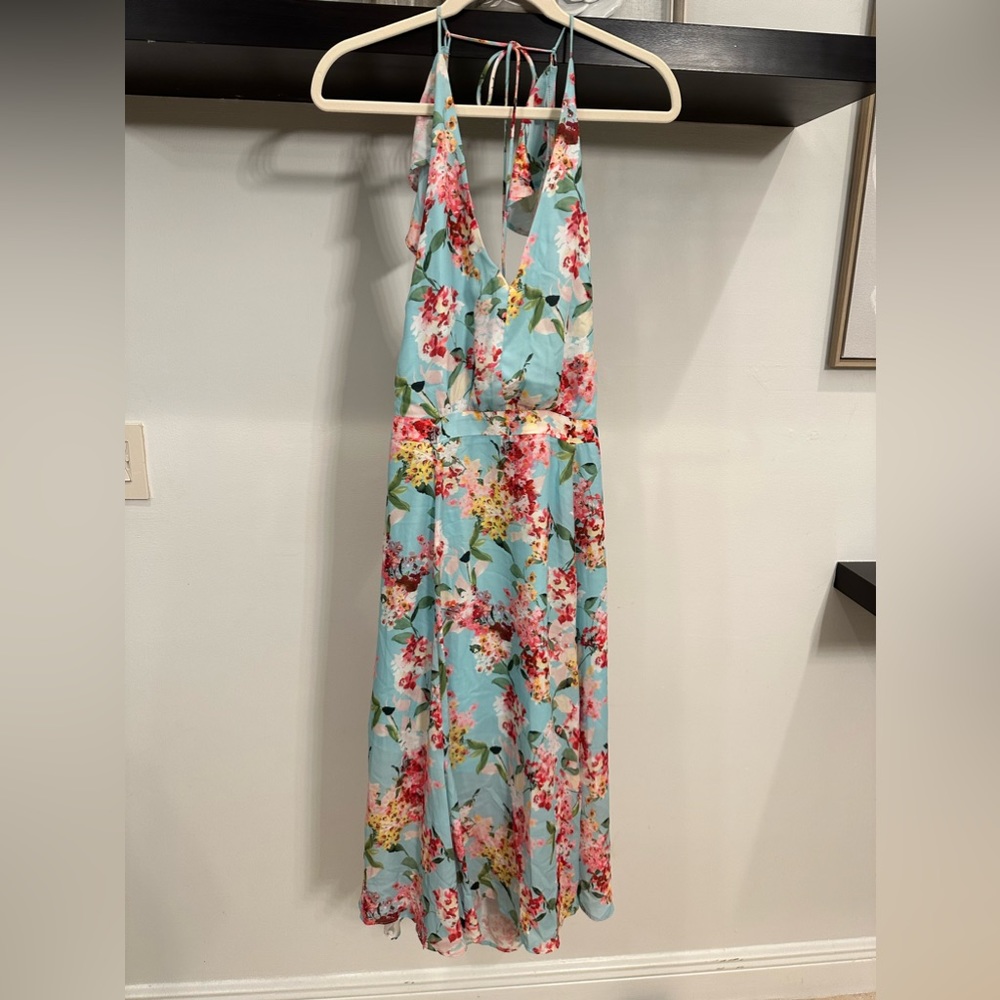 Beautiful spring or summer dress!! I love it.